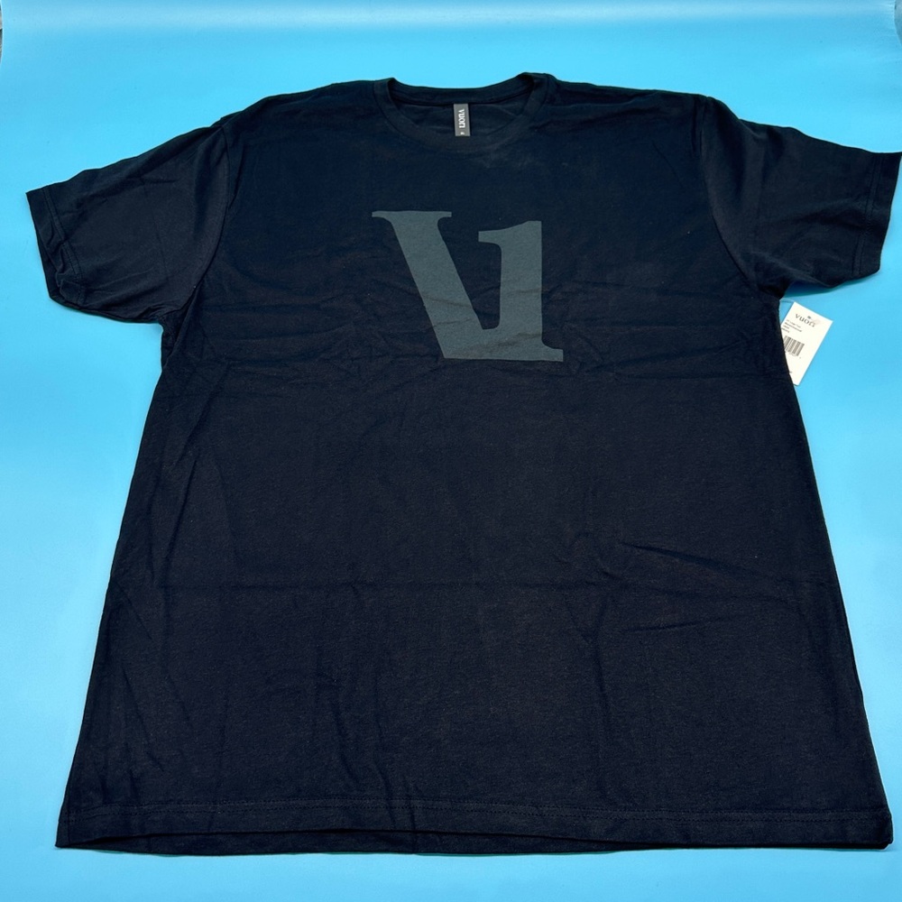 Vuori V1 Logo Men's Short Sleeve Crew‎ Tee Shirt Black/Charcoal - Pick Size